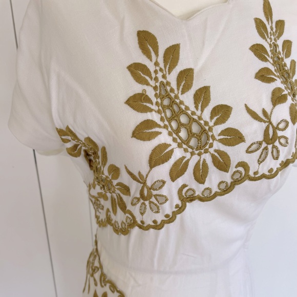 Vintage Original Franklin Chicago White Linen Midi Dress w/ Detailed Embroidery - Picture 5 of 7